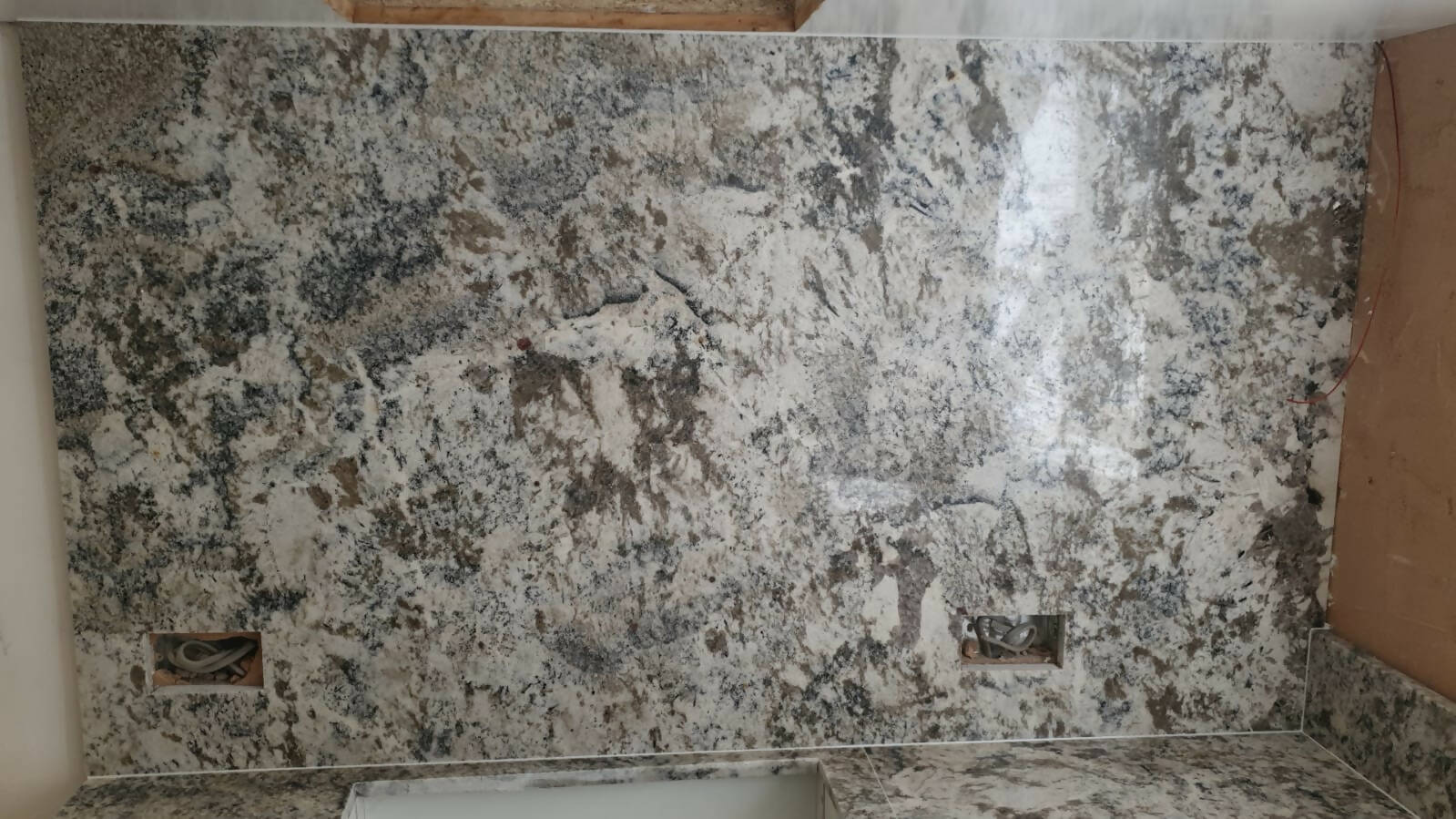 ALASKA WHITE GRANITE - Image 2