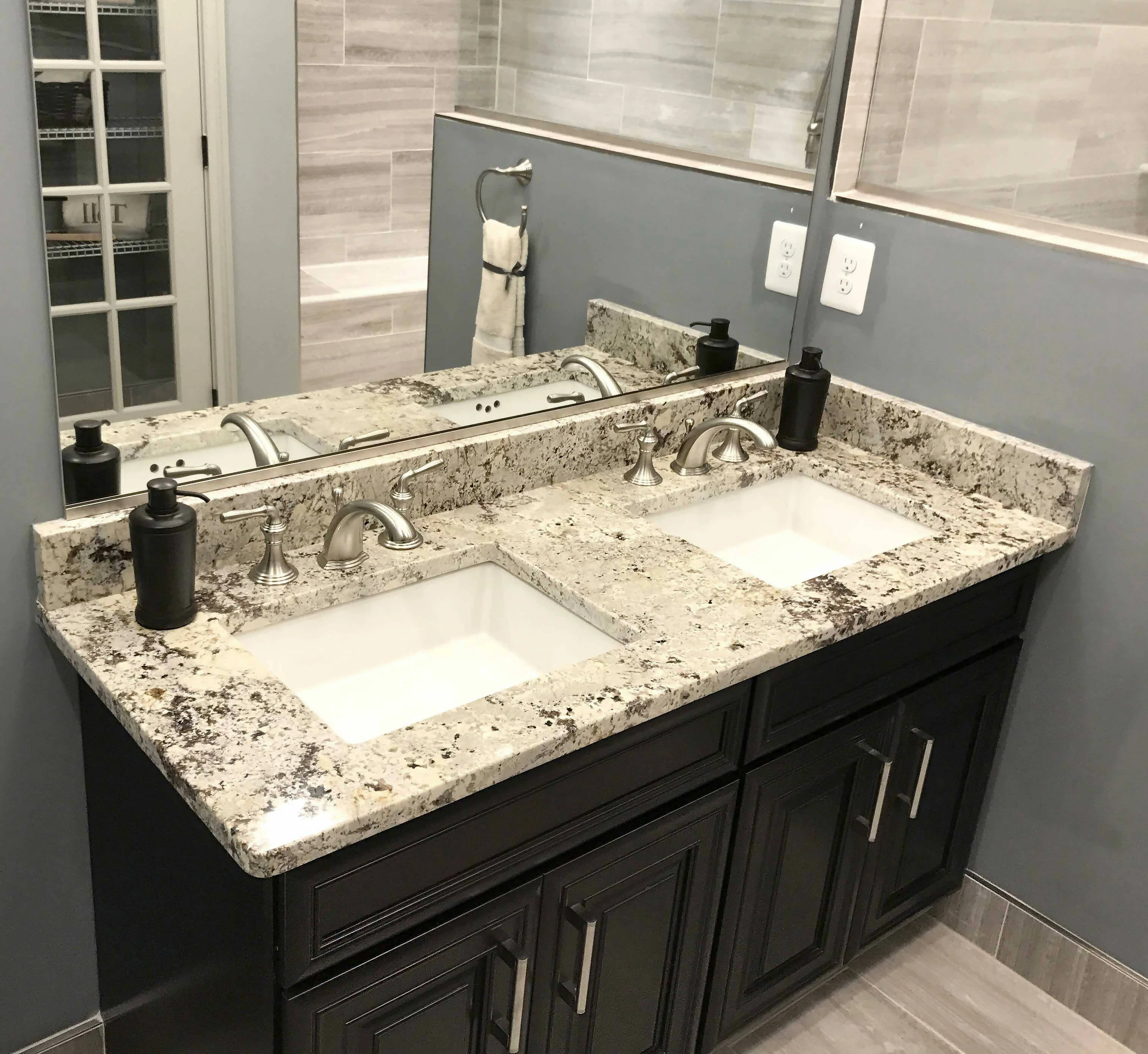 ALASKA WHITE GRANITE - Image 3