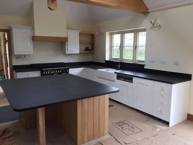ANTIQUE BLACK GRANITE - Image 3