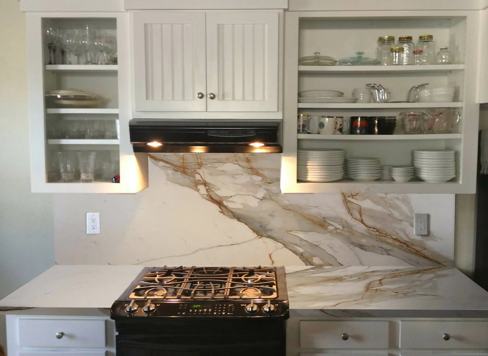 CALACATTA ORO BORGHINI PORCELAIN BOOKMATCH - Image 3