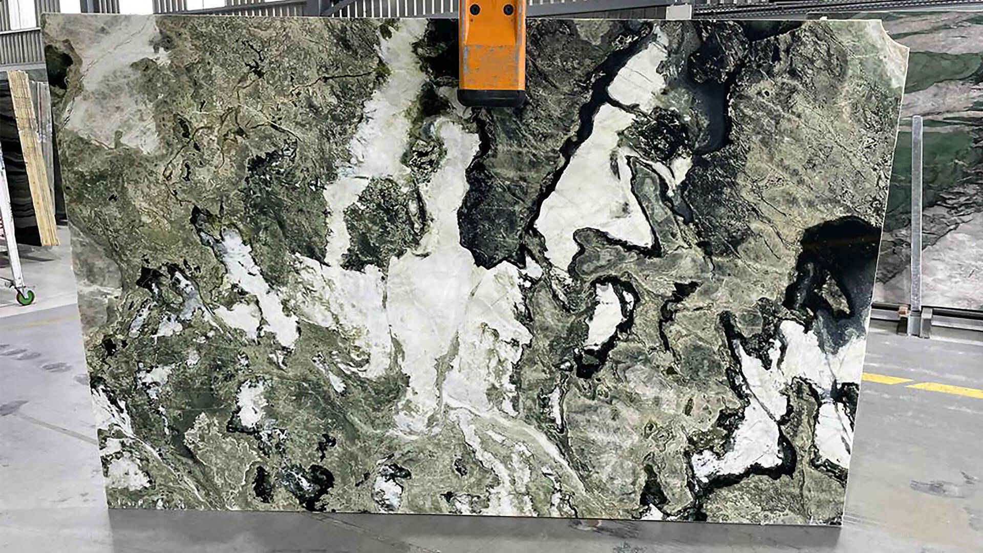 GREEN BEAUTY CROSS CUT MARBLE - Image 2