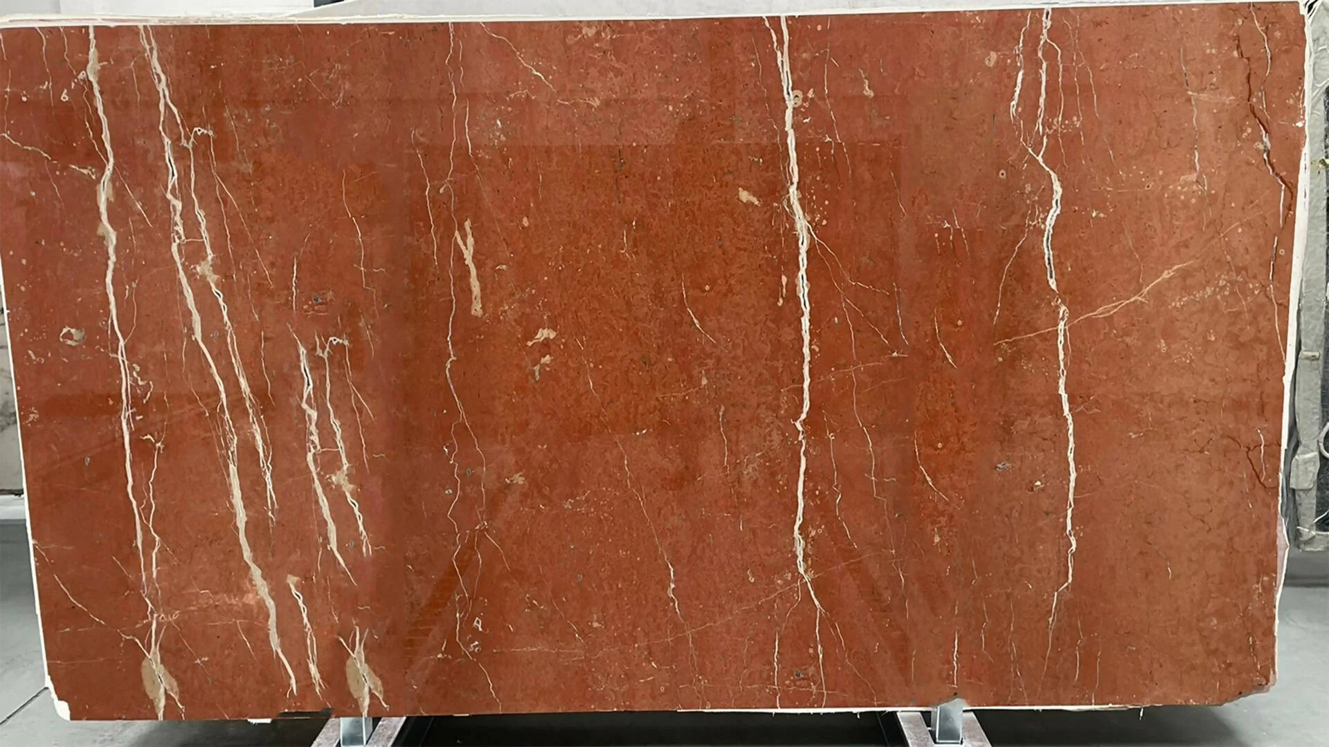 ROSSO ALICANTE EXTRA MARBLE BOOKMATCH - Image 2