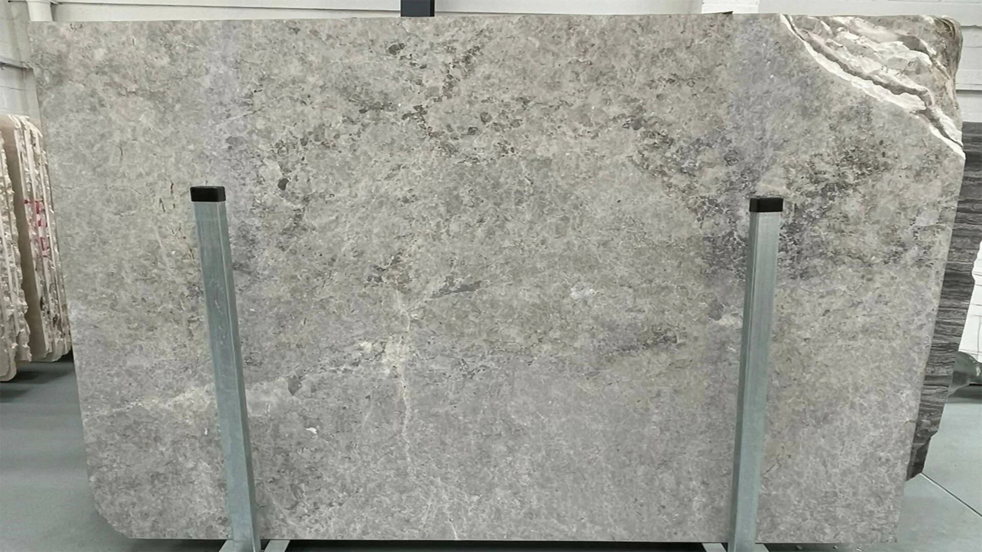 TUNDRA GRAY MARBLE BOOKMATCH - Image 2