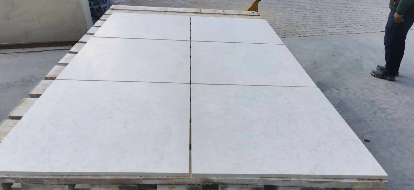 VANILLA SPIDER MARBLE TILES - Image 2