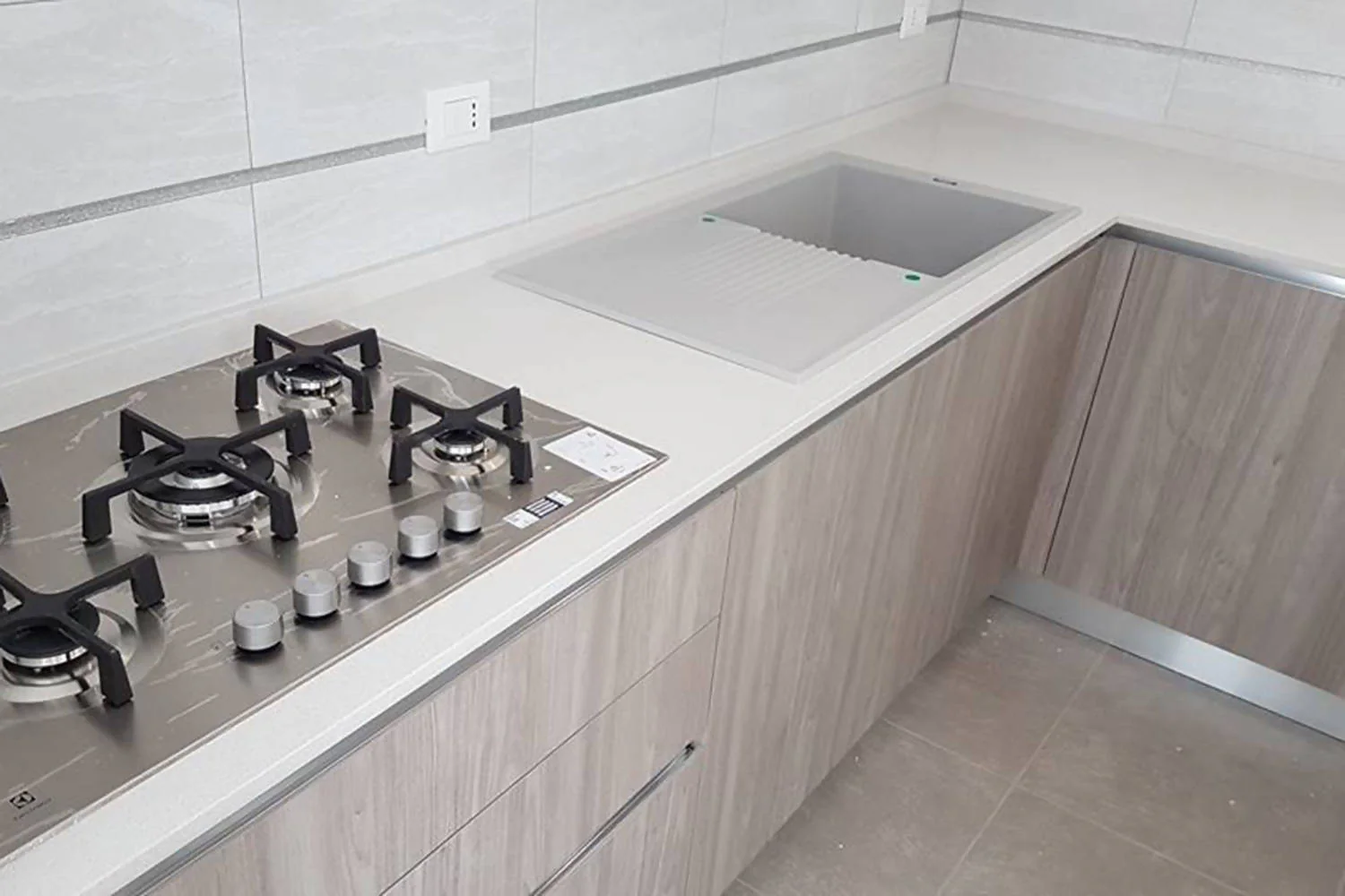 WHITE QUARTZ - Image 4